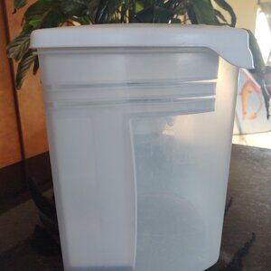 381A RUBBERMAID SERVIN SAVER BREAD KEEPER WITH GUIDED SLICER INSERT SOURDOUGH